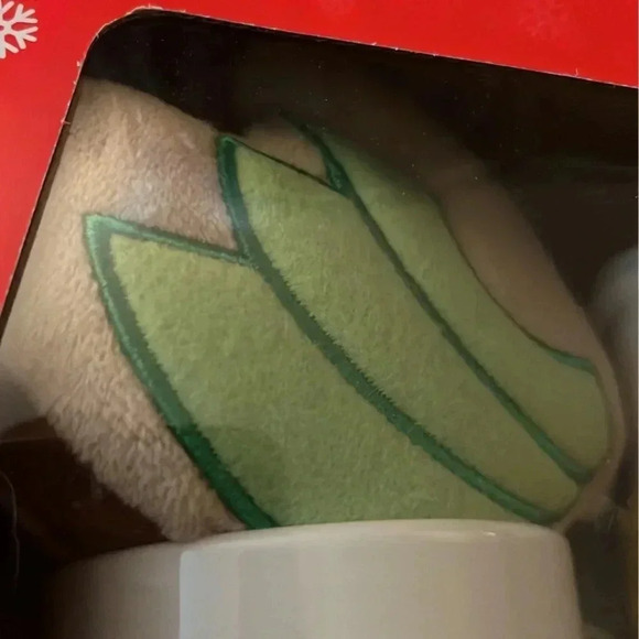 PETSHOPPE DOG TOY GIFT SET 4PC - MUG, TOYS, BOW TIE - Picture 6 of 9